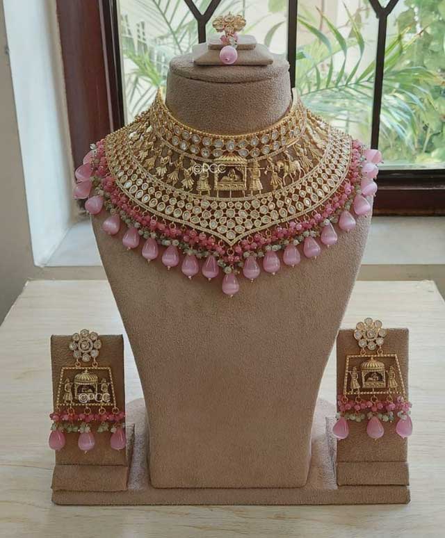 Magic of Elegance lies within these beautiful jewelleries.