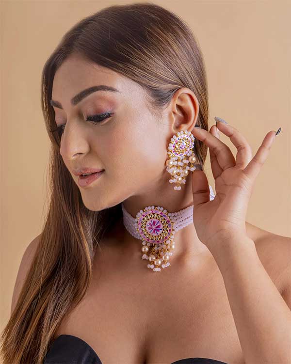 Chicasuu presents its beaded embroidery meenakari necklace set from it